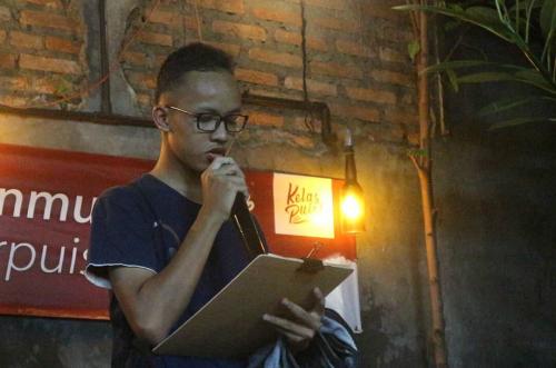 Kelas Puisi, Belajar Merangkai Kata demi Kata